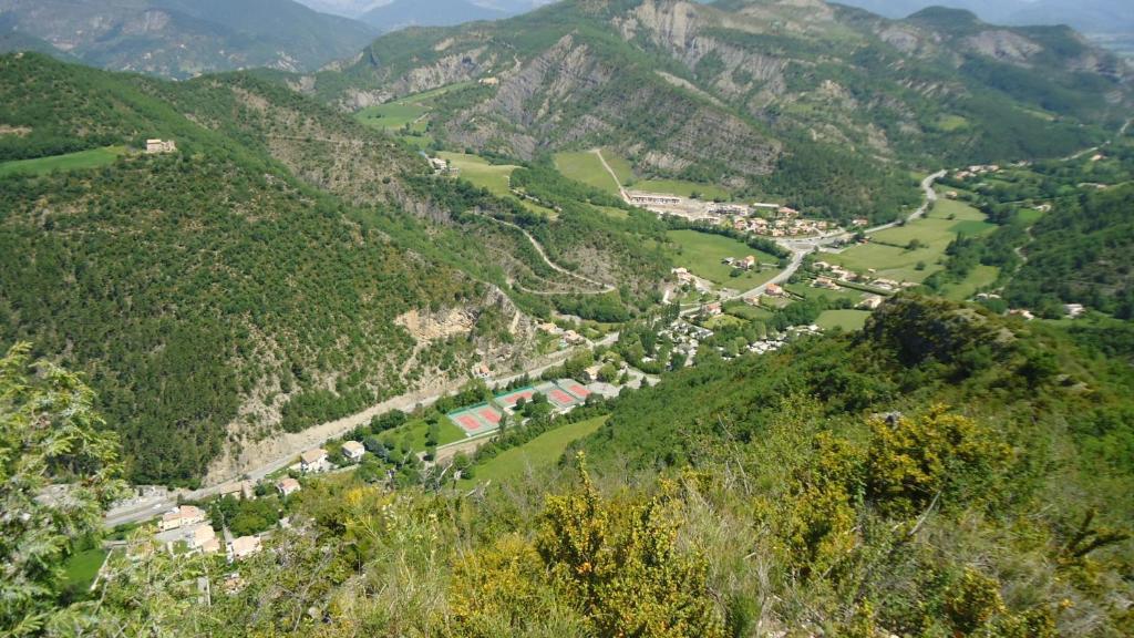 Du Bourg