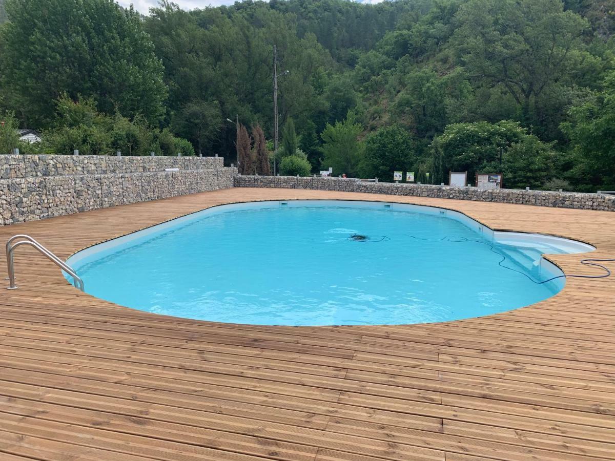 Du Bourg